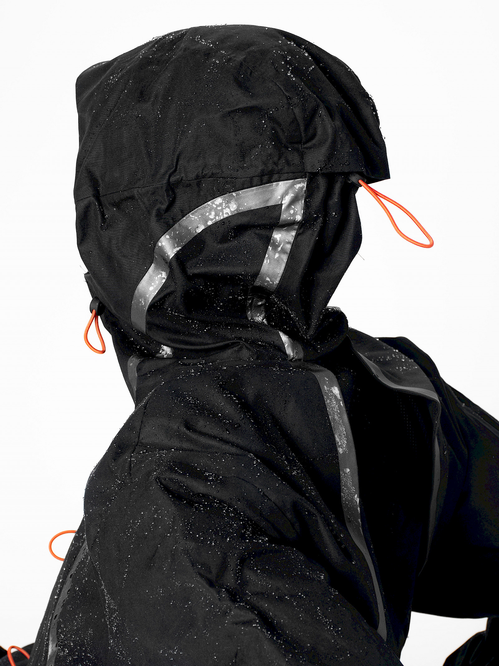 Der «Para» Regenschutz gibt möglichst viel Flexibilität im Alltag. © ZHdK.